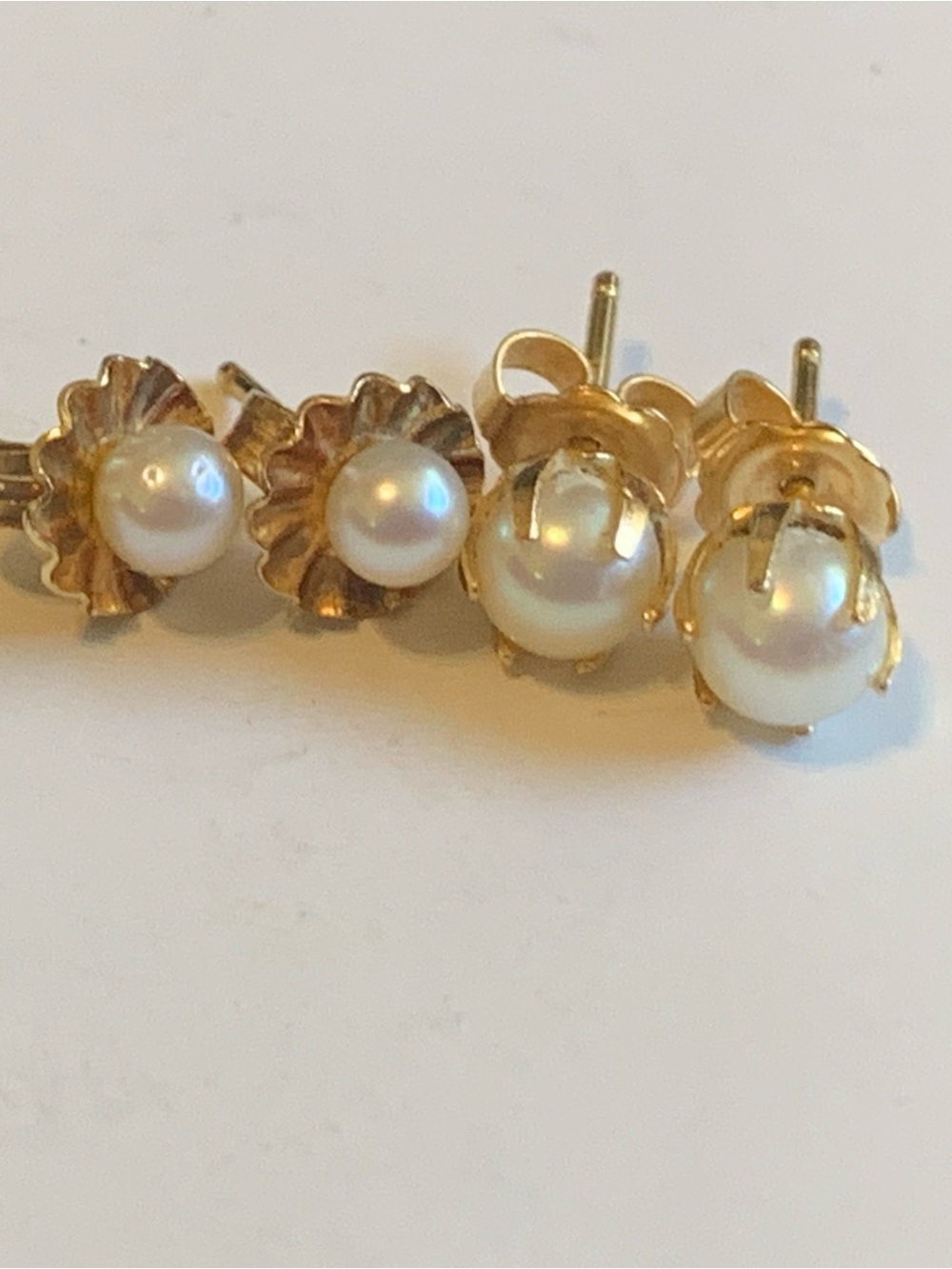 14kt Gold Vintage Pearl Stud Earrings - Classic Women's Jewelry🩷